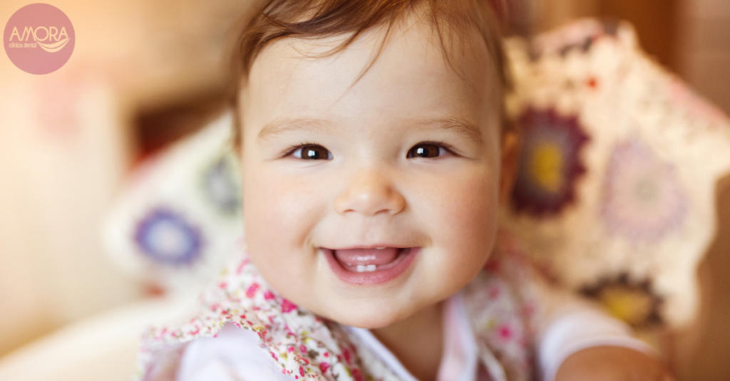 bebe dientes de leche