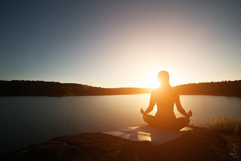 Meditación durante el cepillado de los dientes mindfullness